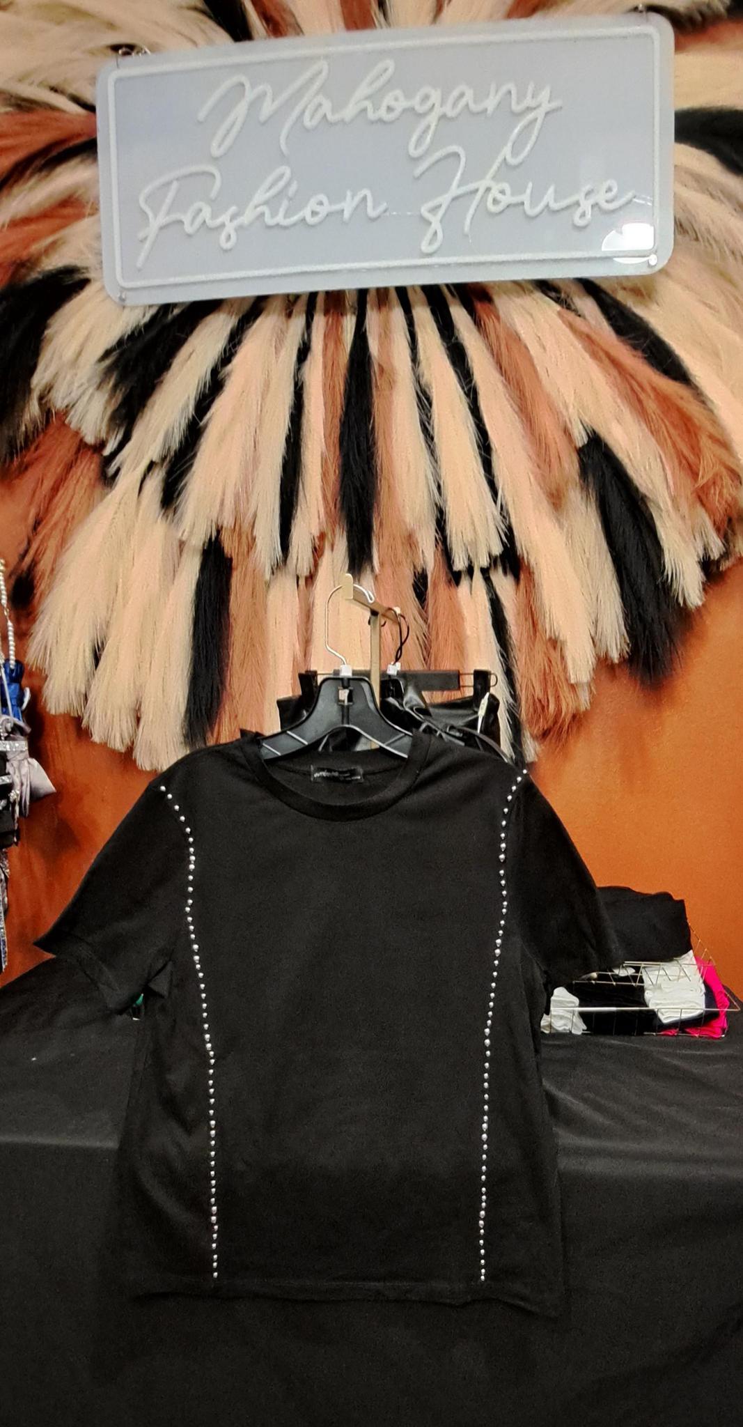 EMBELLISHED BLK TEE
