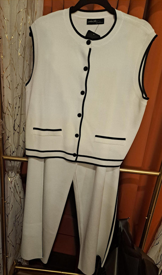 WHITE/BLACK 2PC KNIT SET