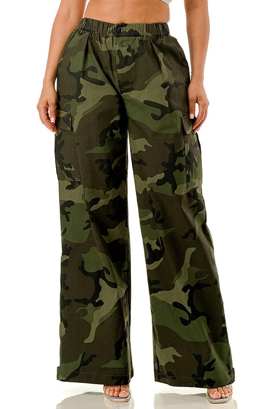 Wide leg Camo Pants with leg zipper