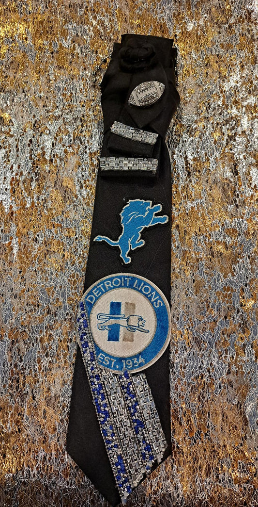 CUSTOM TIE LIONS BLK