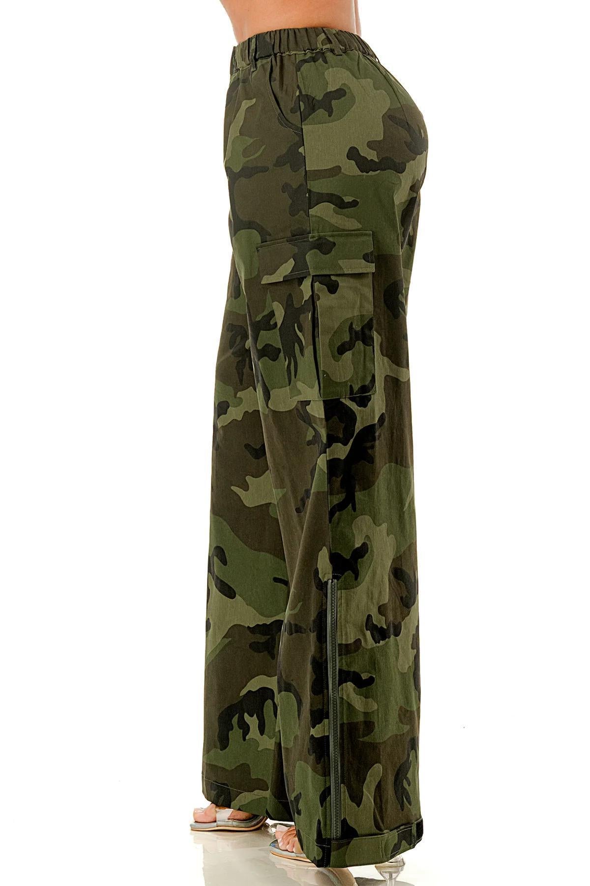 Wide leg Camo Pants with leg zipper